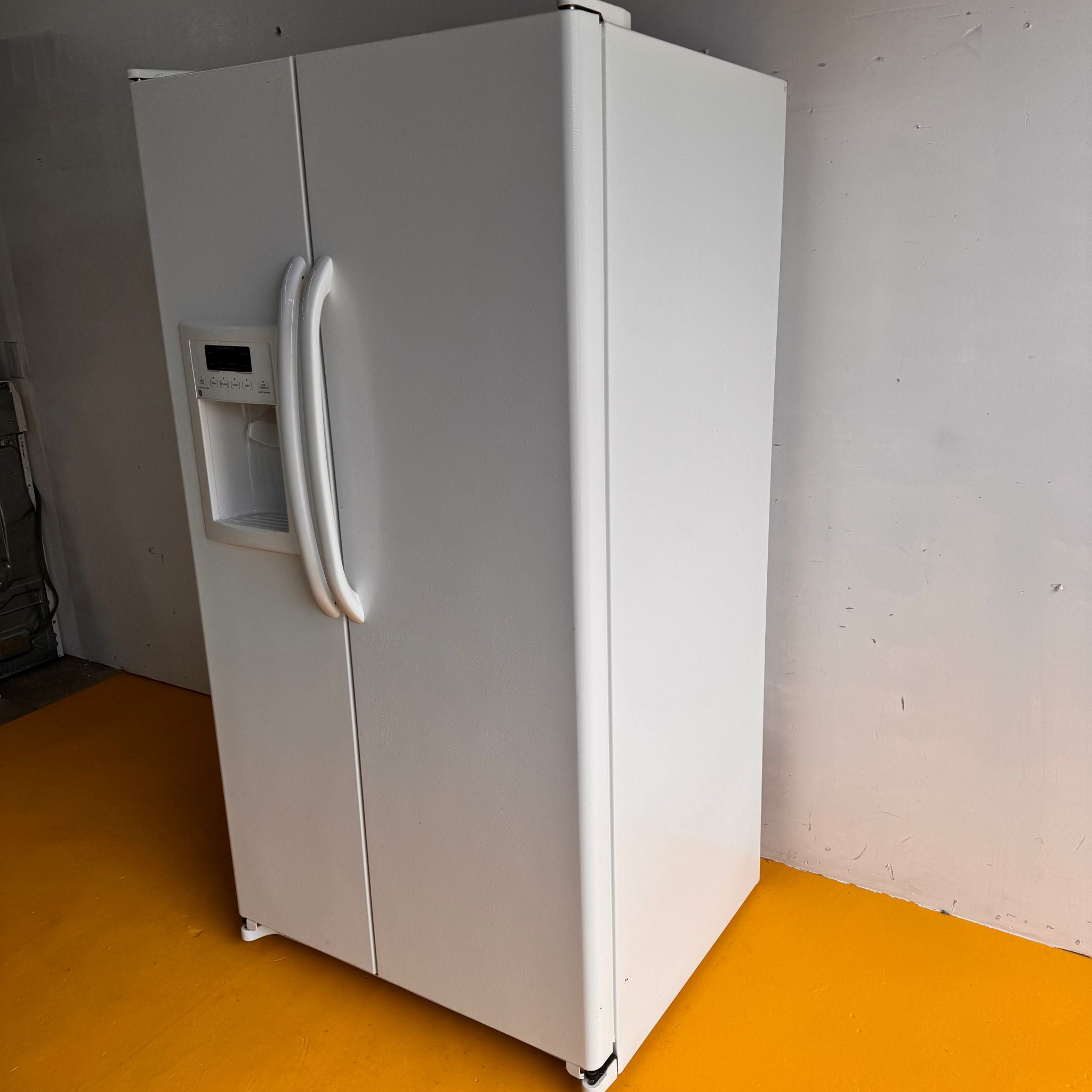 GE Side by Side Refrigerator GE Side by Side Refrigerator